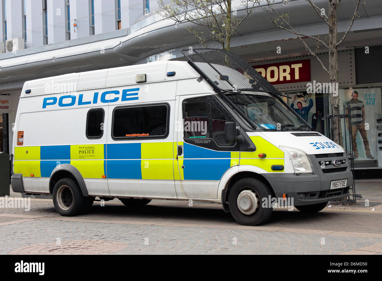 South Yorkshire Police Van In Doncaster Stadtzentrum UK Stockfoto