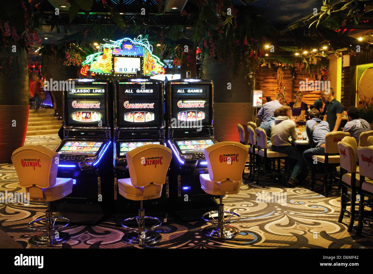 Olympic Casino Spielautomaten in Riga, Lettland, Europa Stockfoto