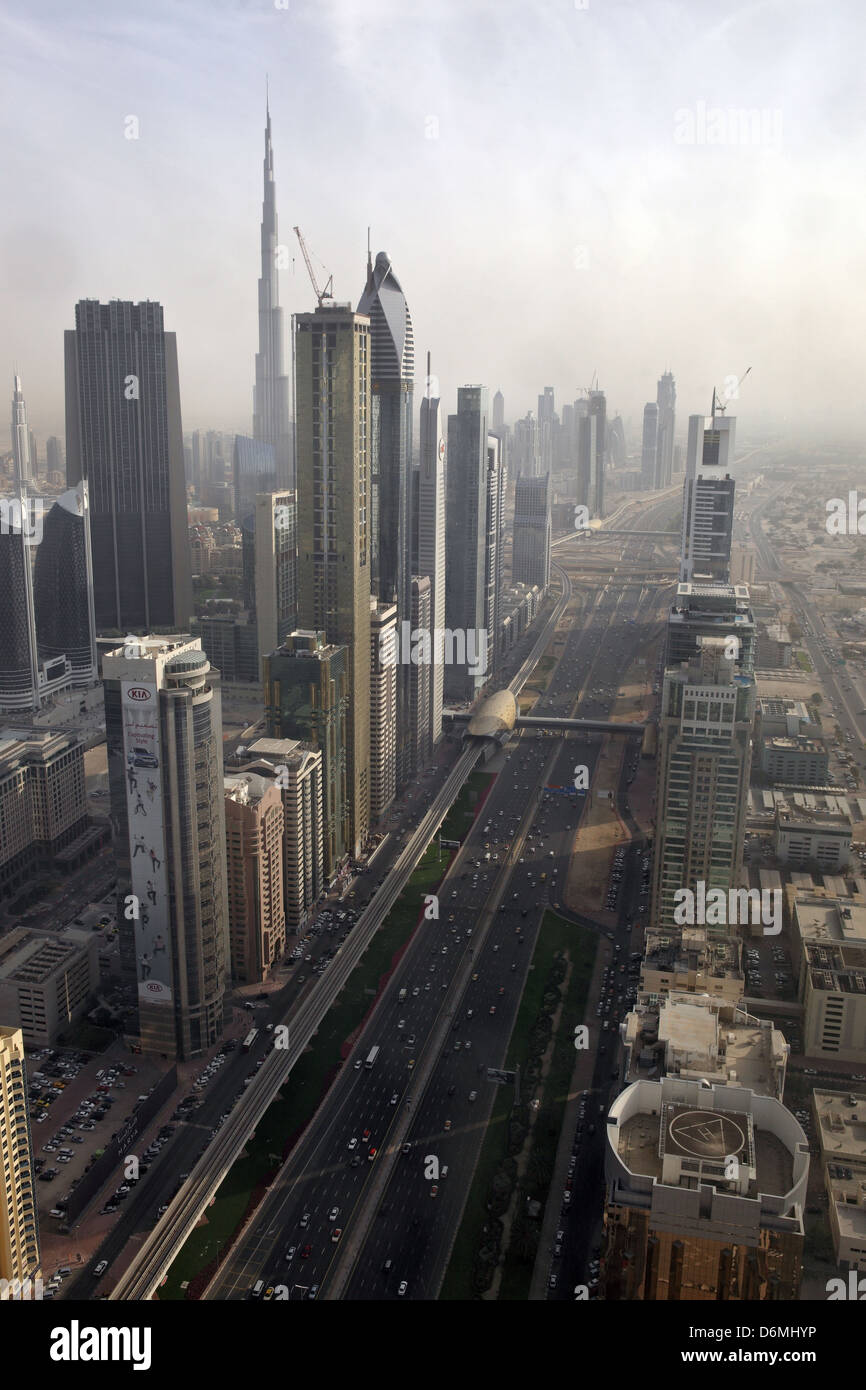 Dubai, Vereinigte Arabische Emirate, Ansichten der Sheikh Zayed Road Stockfoto