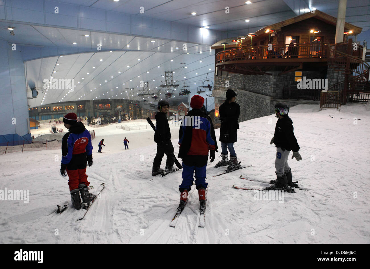 Dubai, Vereinigte Arabische Emirate, Kinder im indoor Ski Dubai Stockfoto
