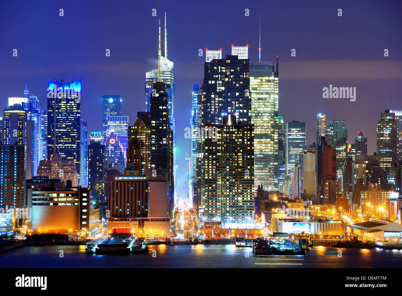 Midtown Manhattan an der 42nd Street betrachtet aus über den Hudson River in New York City. Stockfoto