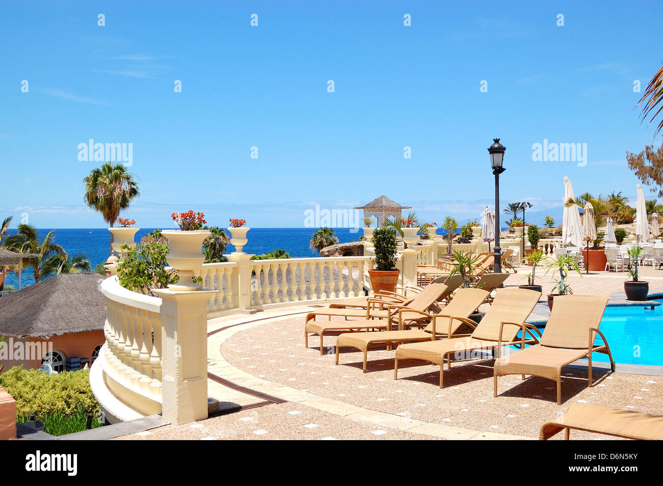 Terrasse mit Meerblick von der Luxus-Hotel Restaurant, auf der Insel Teneriffa, Spanien Stockfoto