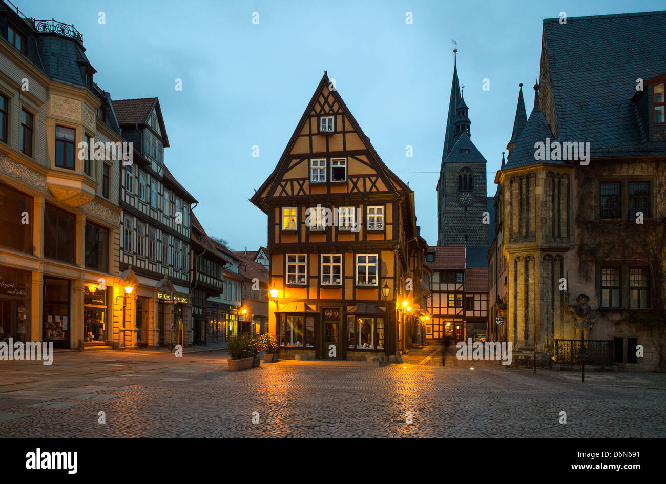 Quedlinburg, Deutschland, dem Marktplatz am Abend Stockfoto