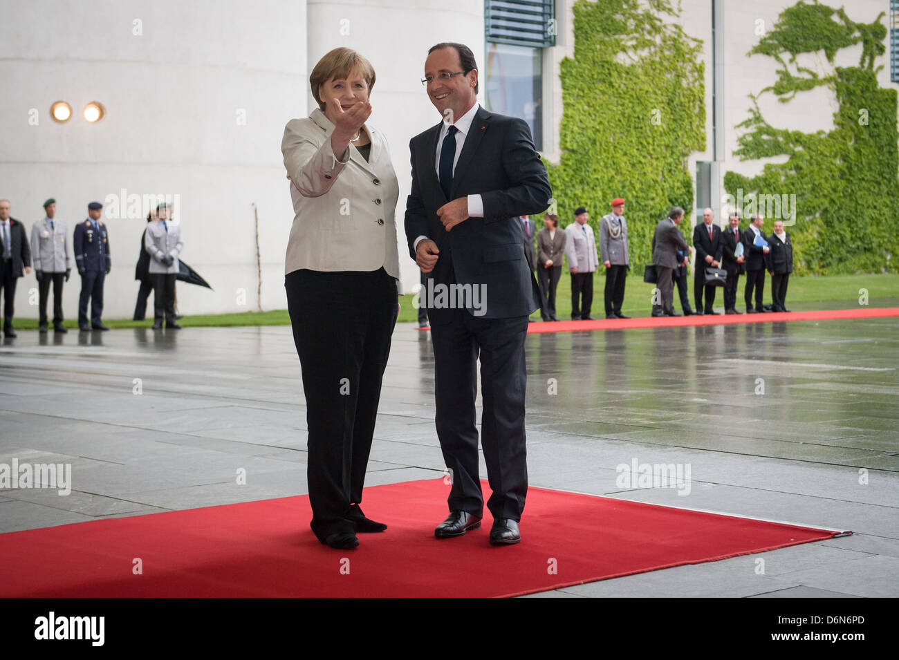 Berlin, Deutschland, die deutsche Bundeskanzlerin Angela Merkel, CDU und Francois Hollande, staatliche Präsident der französischen Republik Stockfoto
