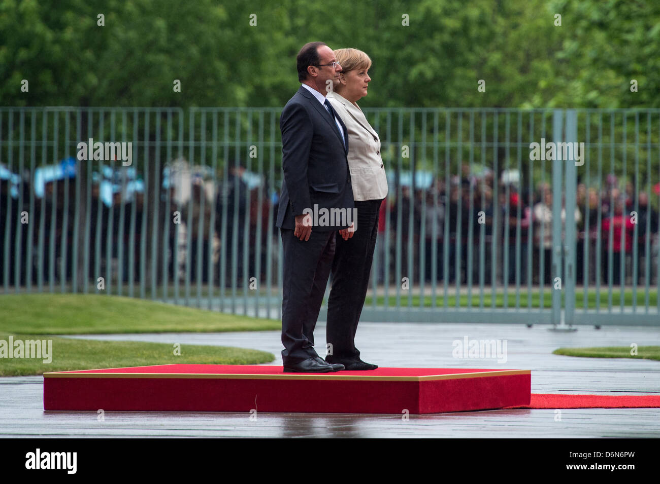 Berlin, Deutschland, die deutsche Bundeskanzlerin Angela Merkel, CDU und Francois Hollande, staatliche Präsident der französischen Republik Stockfoto