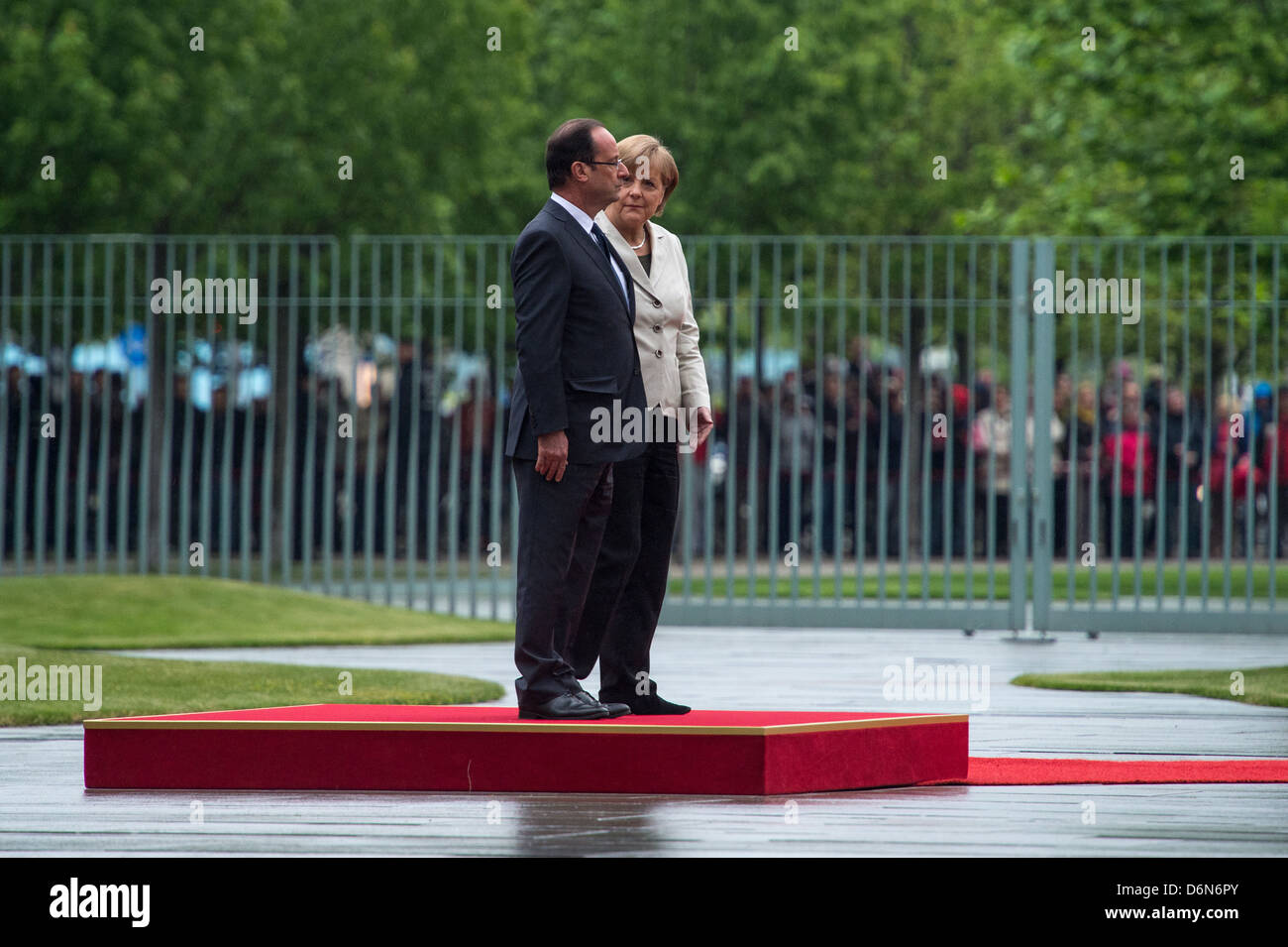 Berlin, Deutschland, die deutsche Bundeskanzlerin Angela Merkel, CDU und Francois Hollande, staatliche Präsident der französischen Republik Stockfoto