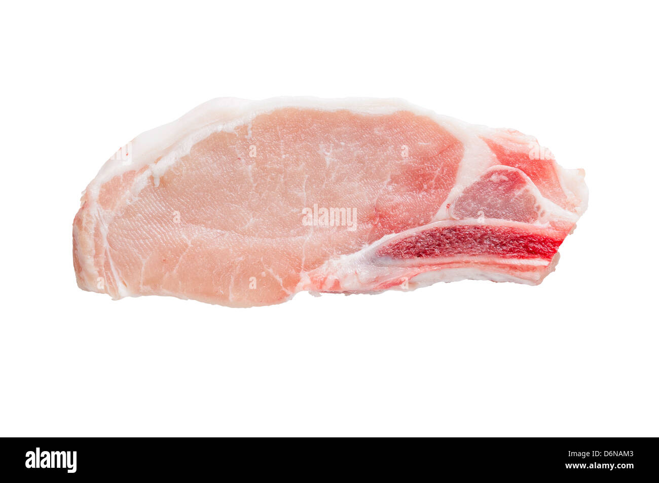 Ein Kotelett von rohem Schweinefleisch auf einem weißen Hintergrund isoliert mit Beschneidungspfad Stockfoto