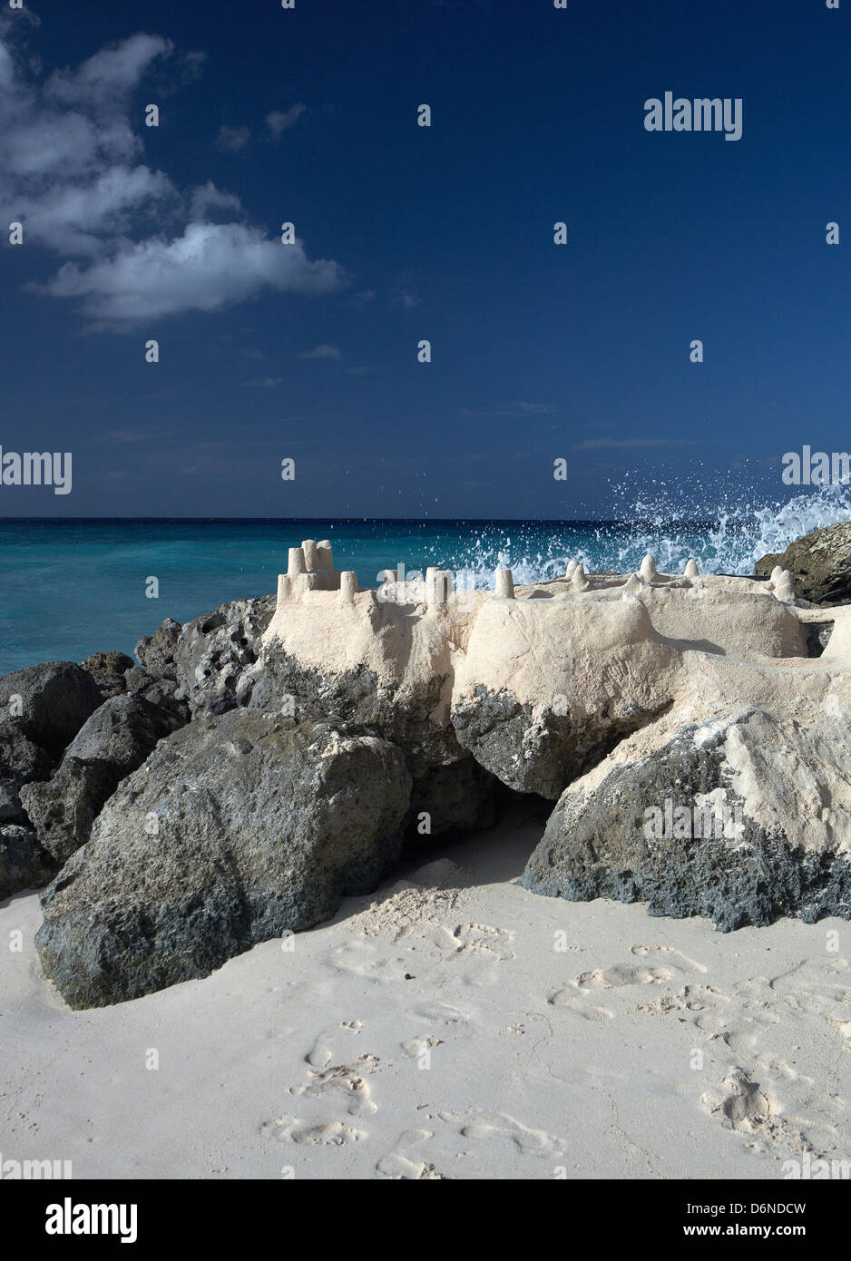 Dover, Barbados, gebaut auf einer Burg Korallenstein Sand am Strand von Dover Strand Stockfoto