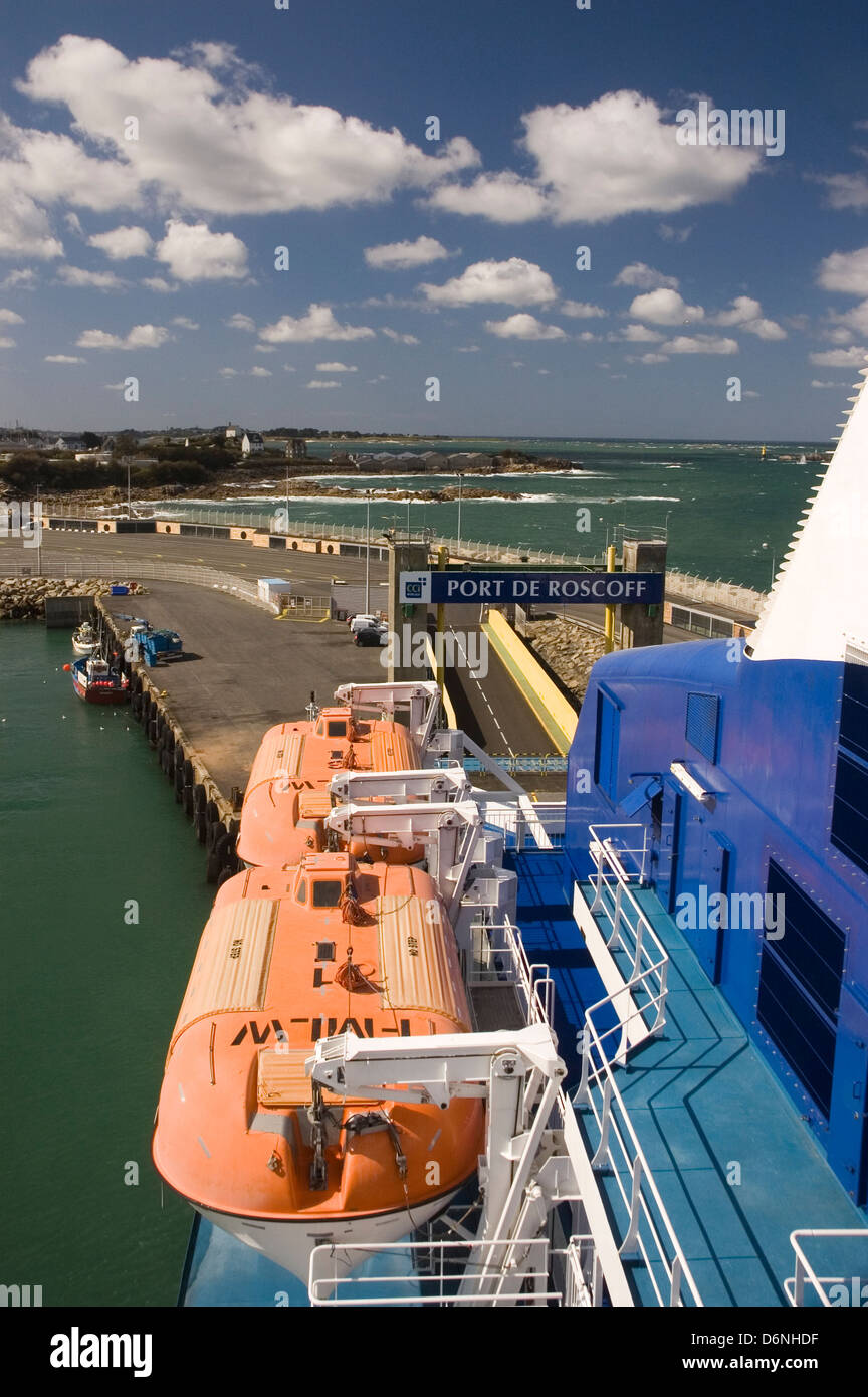 Port de Roscoff von Brittany Ferries Armorique. Stockfoto