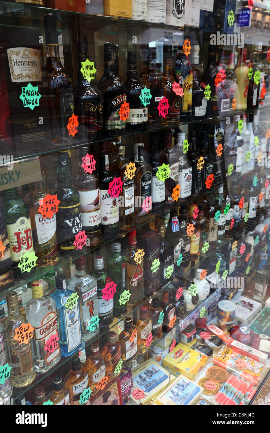 Spirituosen zum Verkauf in einem duty free Shop in Gibraltar Stockfoto