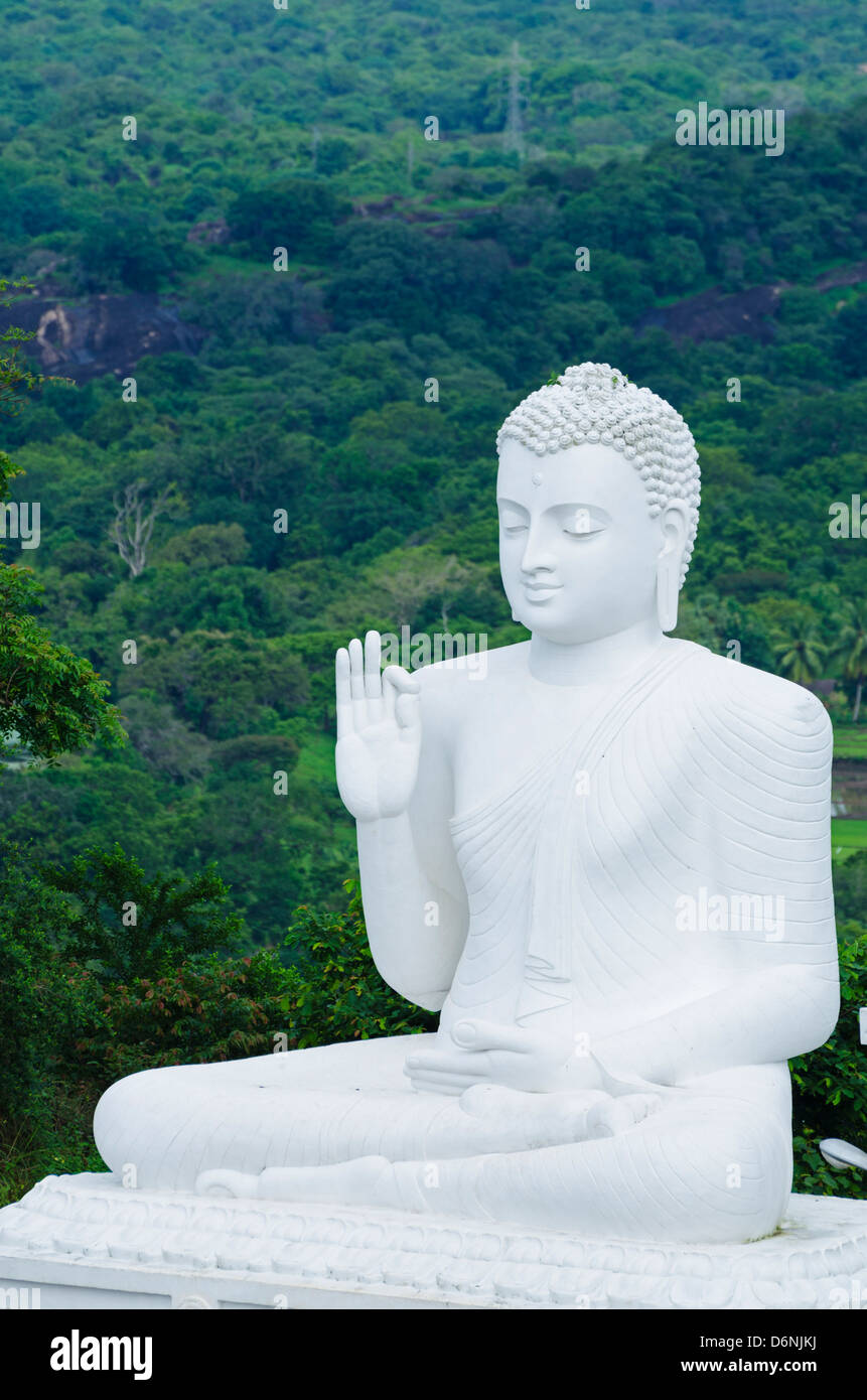 Der große sitzende Buddha in Mihintale, Sri Lanka, Asien Stockfoto