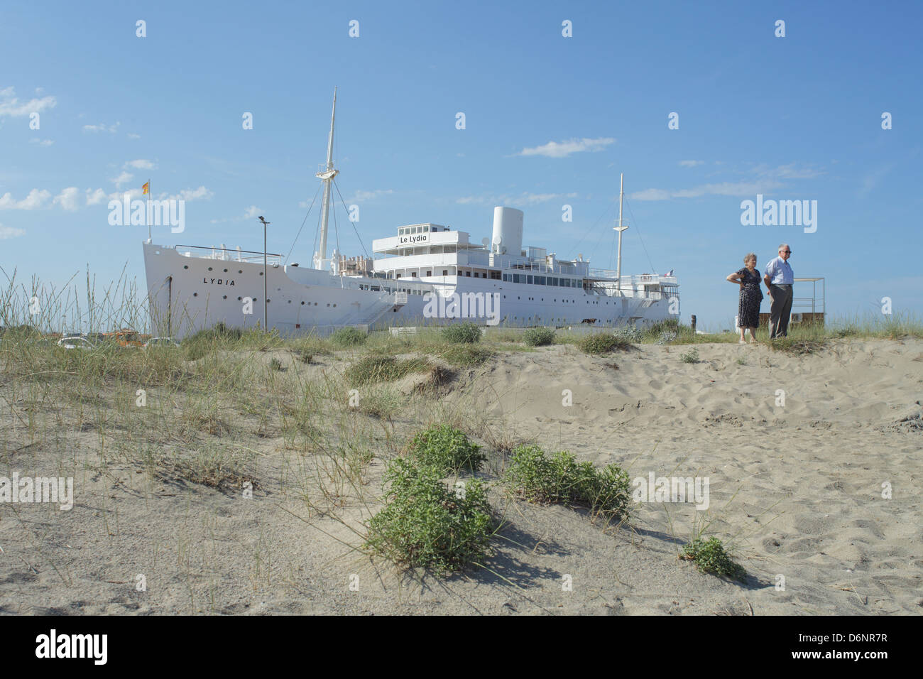 Le Barcares, Frankreich, das Schiff Lydia am Strand Stockfoto