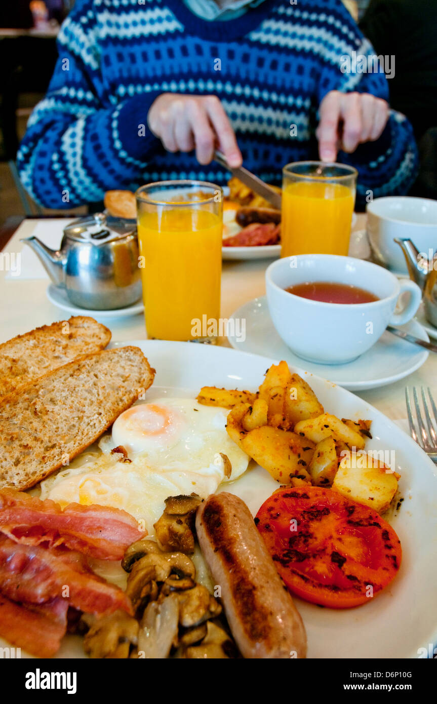 Englisches Frühstück. Subjektive Kamera. Stockfoto