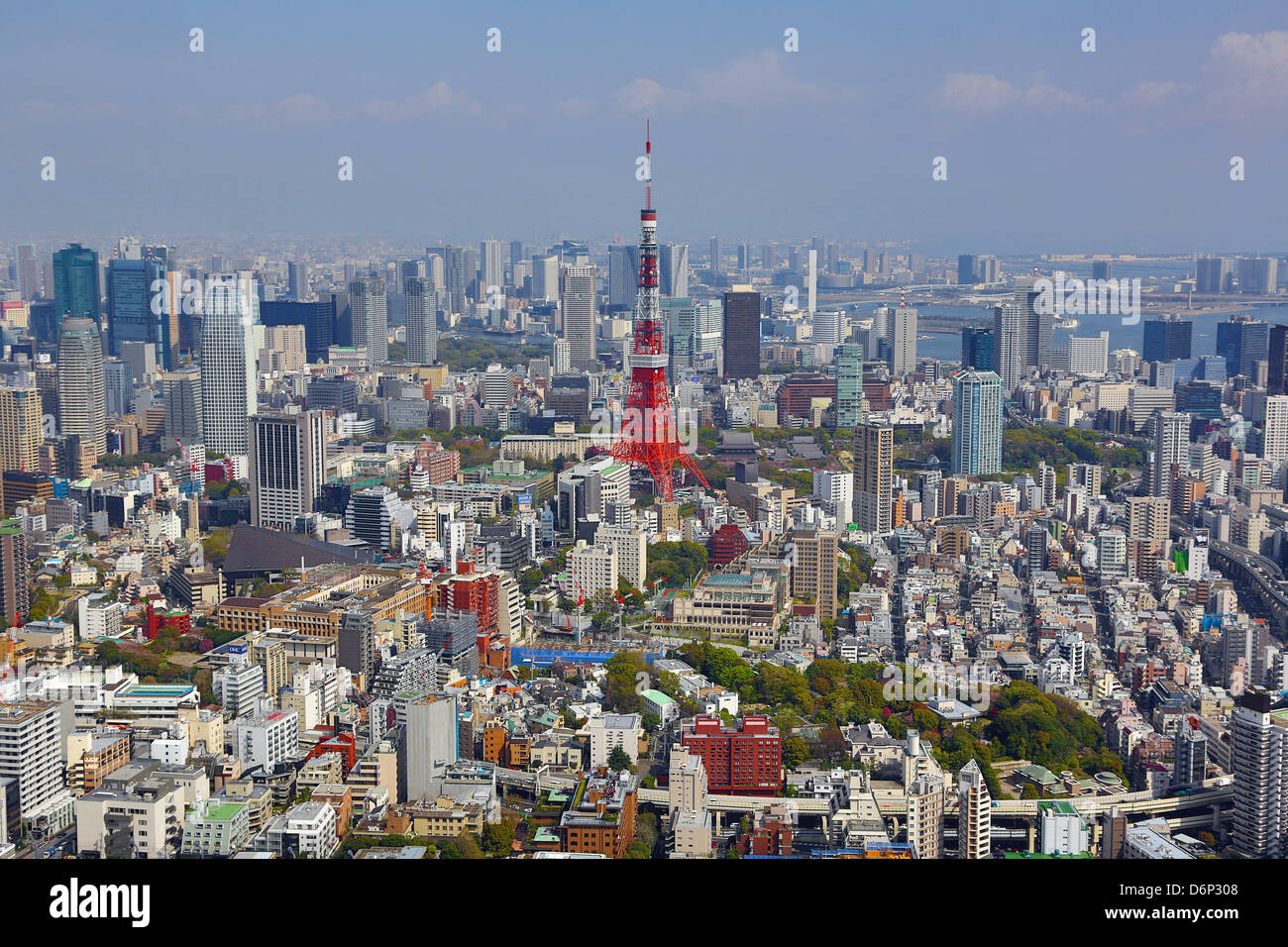 Tokyo Tower und die Skyline der Stadt in Tokio, Japan Stockfoto