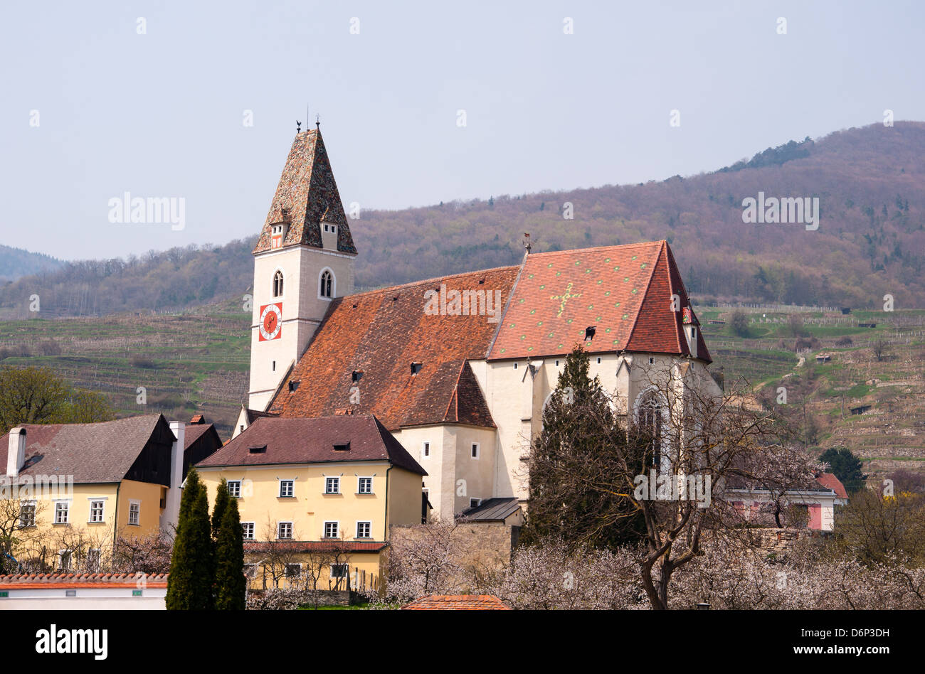 gotische Kirche in Spitz, Österreich Stockfoto