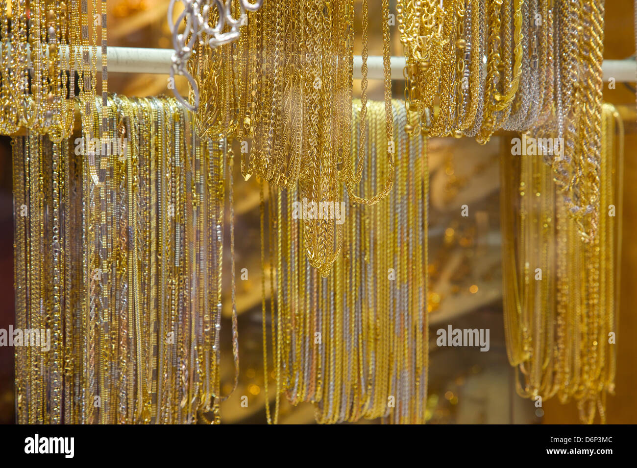 Gold in der Gold-Souk, den Creek, Dubai, Vereinigte Arabische Emirate, Naher Osten Stockfoto