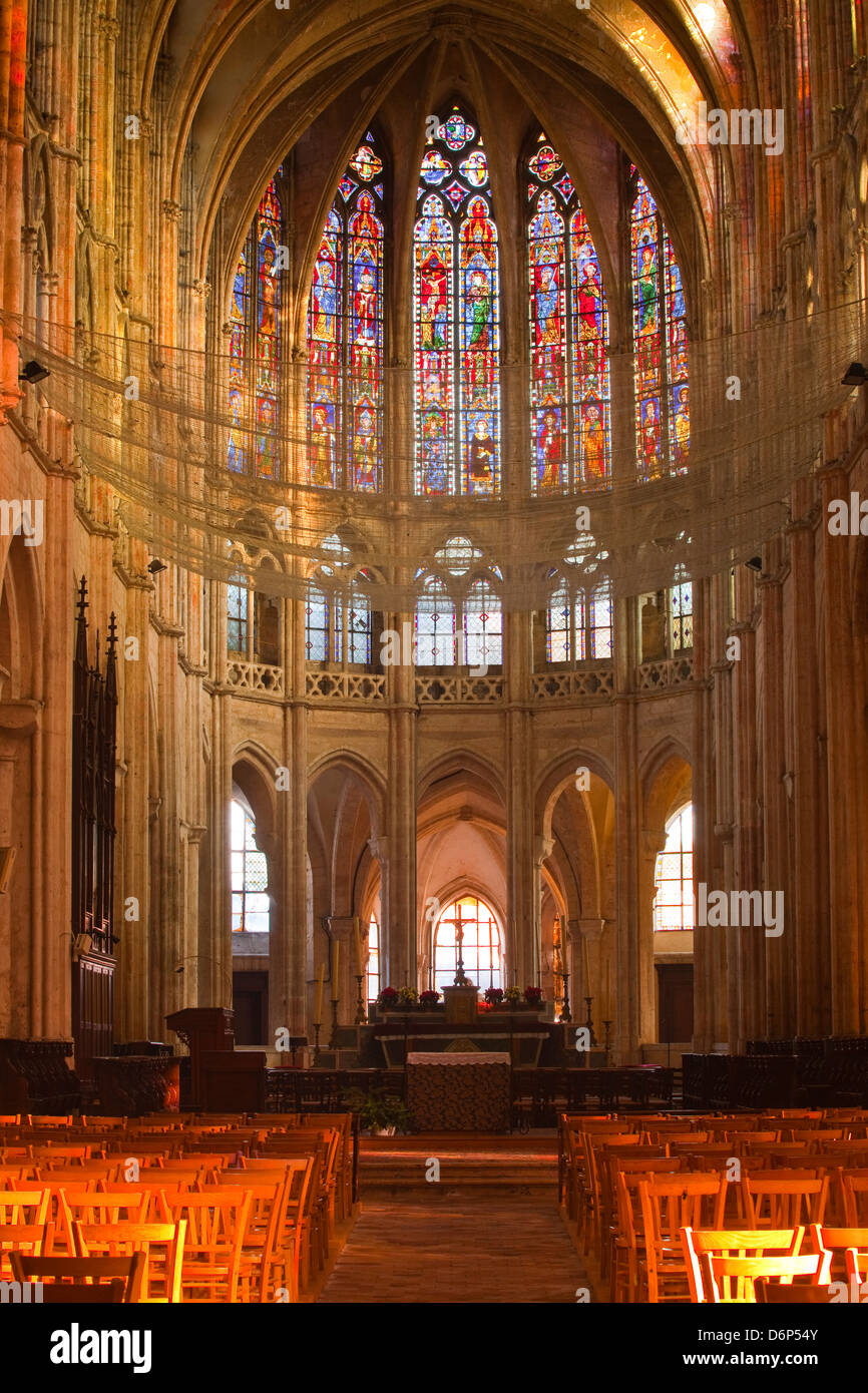 Das Innere der Kirche Saint Pierre in Chartres, Eure-et-Loir, Centre, Frankreich Stockfoto