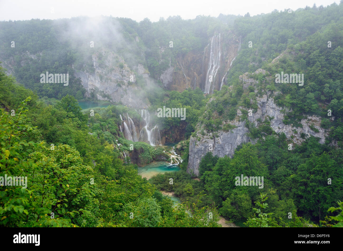Überblick über den großen Wasserfall (Veliki Slap) und Sastavci Wasserfälle, Nationalpark Plitvicer Seen, UNESCO Website, Kroatien Stockfoto