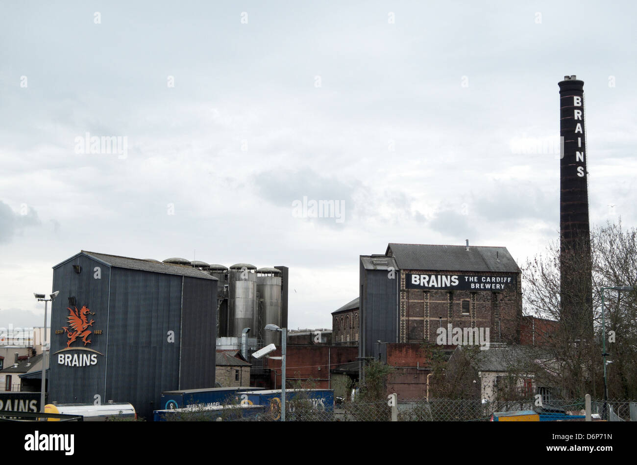 Ein Blick auf Gehirne Brauerei Gebäude Cardiff City, Wales, UK Stockfoto