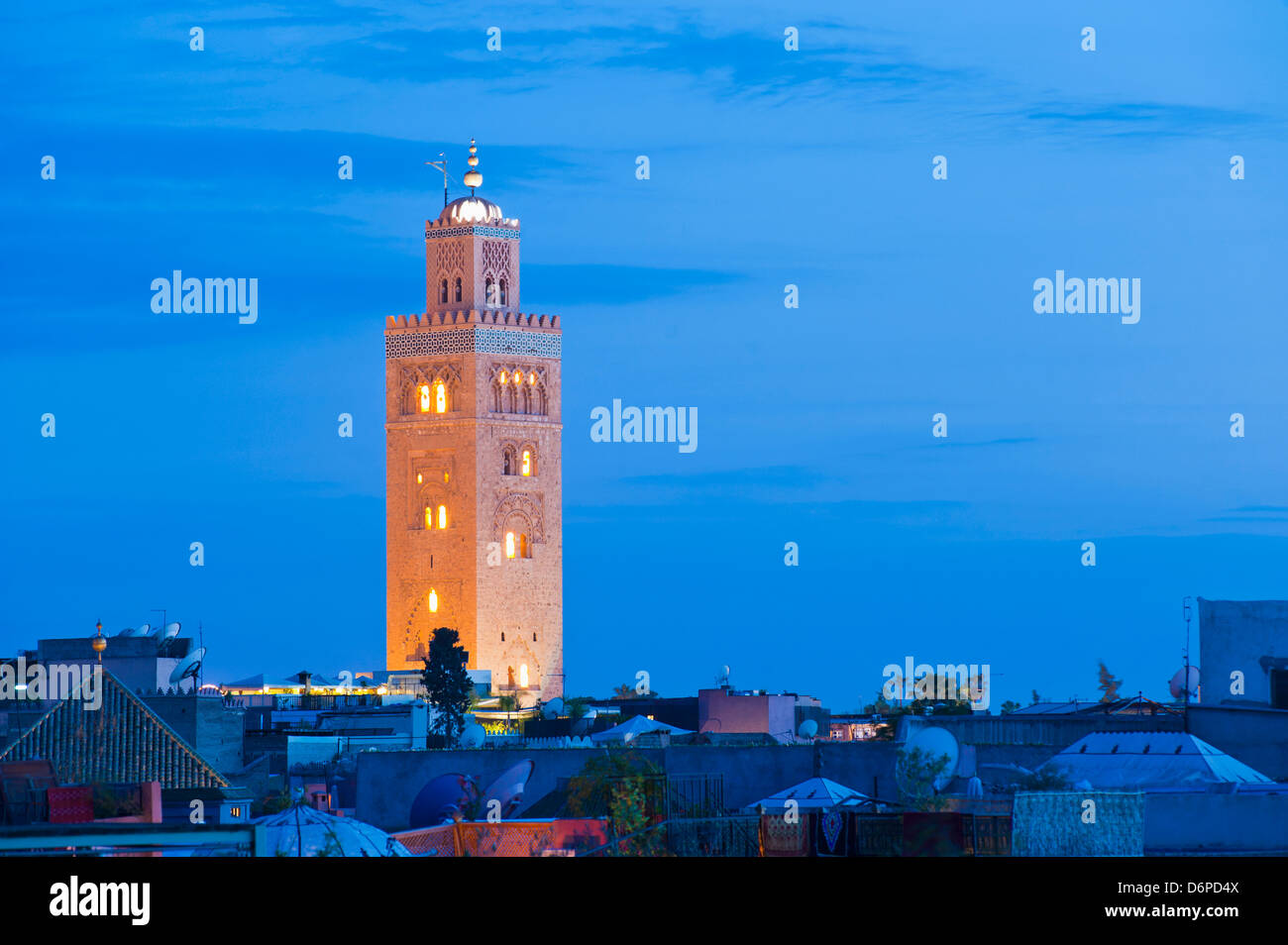 Minarett der Koutoubia-Moschee bei Nacht, Marrakesch, Marokko, Nordafrika, Afrika Stockfoto