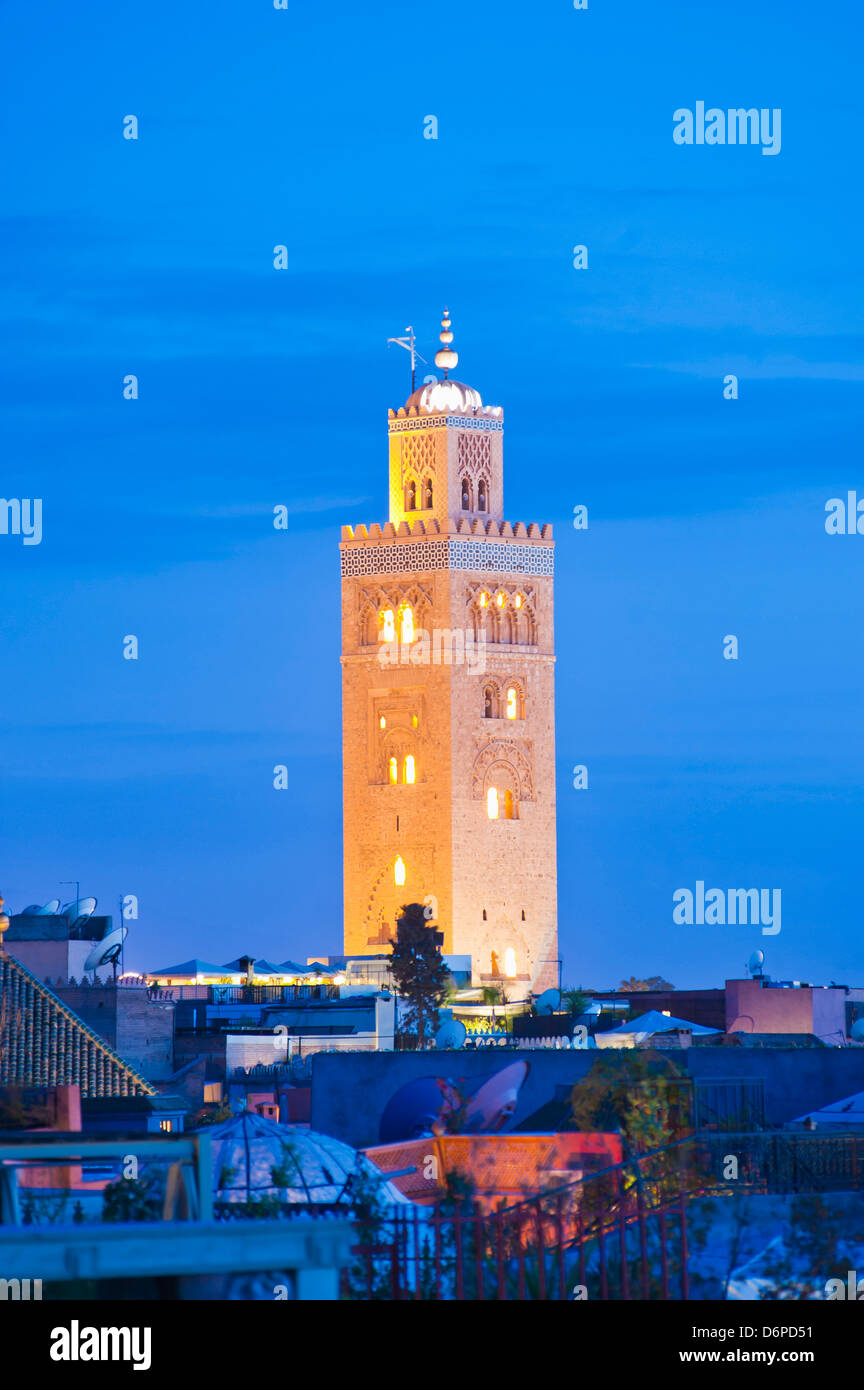 Minarett der Koutoubia-Moschee bei Nacht, Marrakesch, Marokko, Nordafrika, Afrika Stockfoto