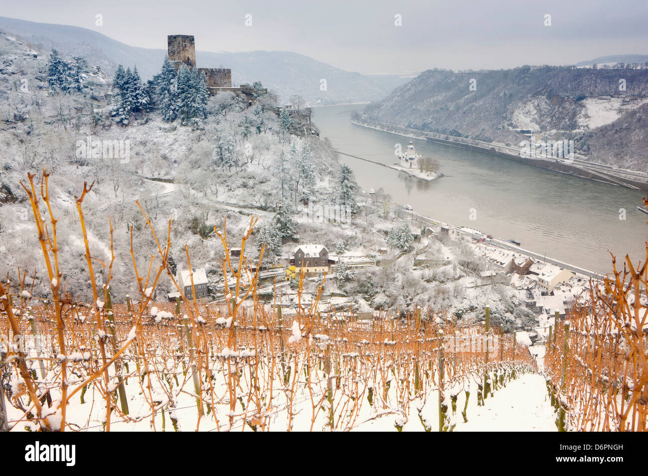 Rhein, Pfalz Schloss und Burg Gutenfels in Winter, Rheinland-Pfalz, Deutschland, Europa Stockfoto
