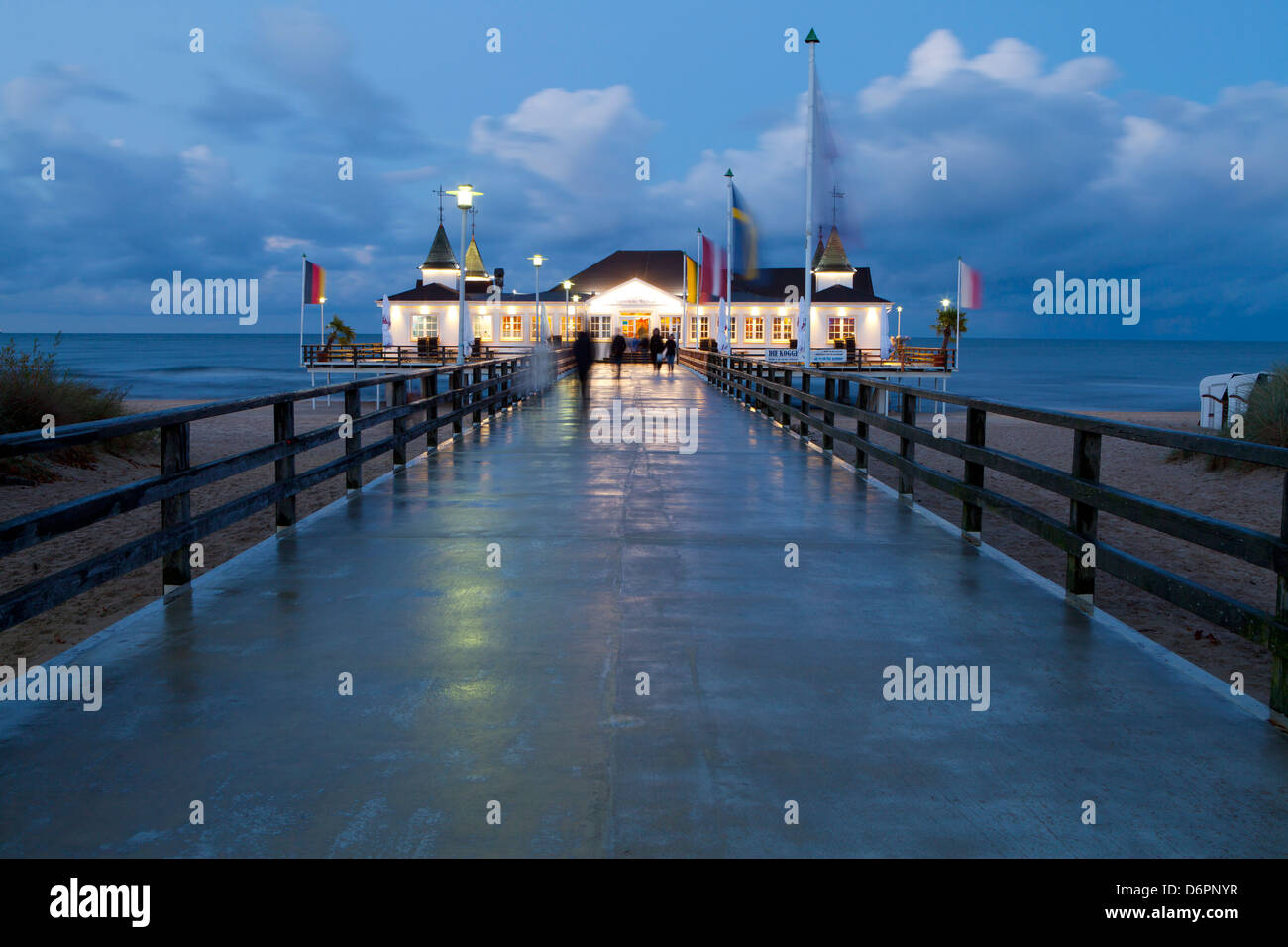 Dem alten Pier in Ahlbeck auf der Insel Usedom, Ostseeküste, Mecklenburg-Vorpommern, Deutschland, Europa Stockfoto