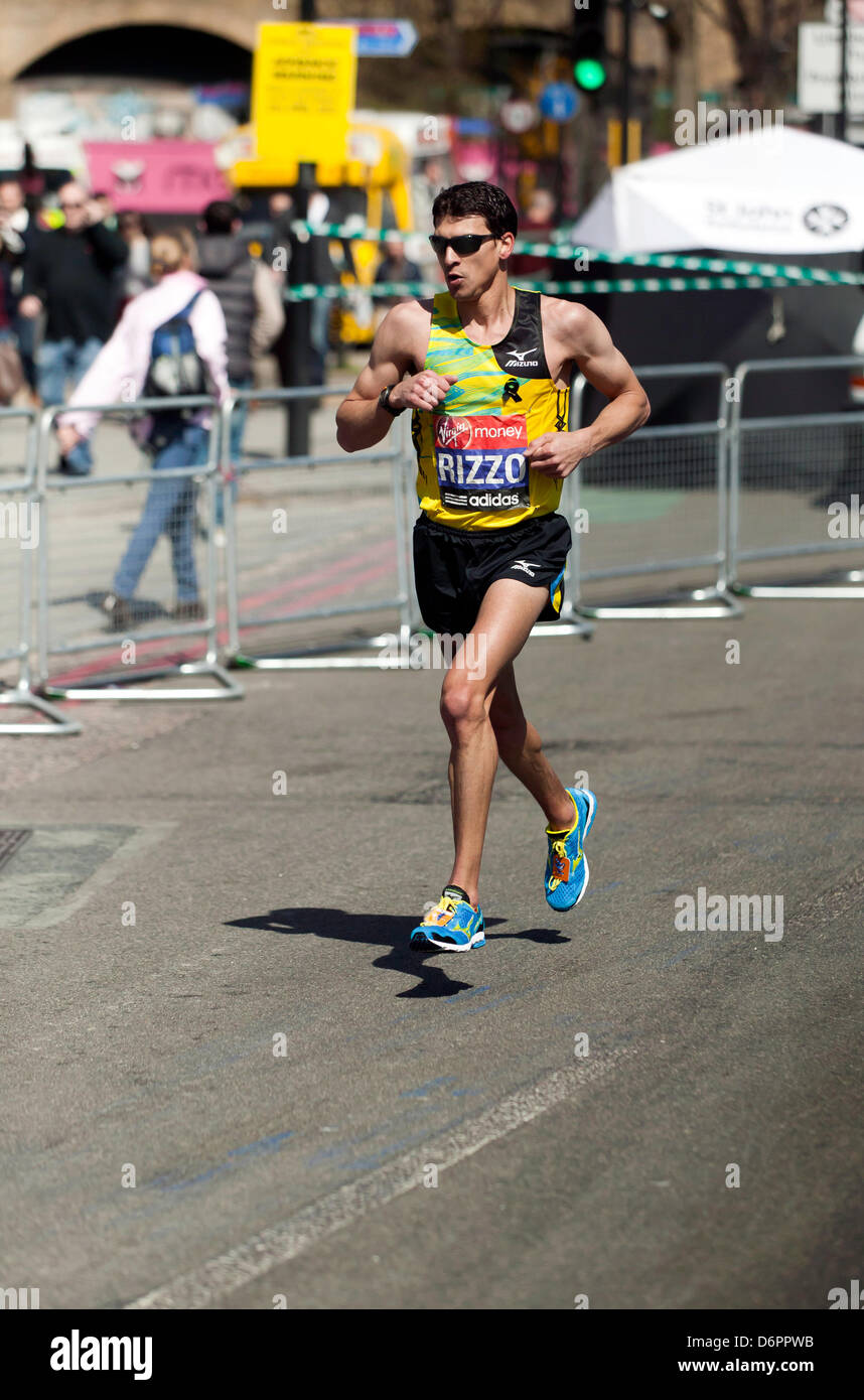 Patrick Rizzo im Wettbewerb um den USA, in 2013-London-Marathon Stockfoto