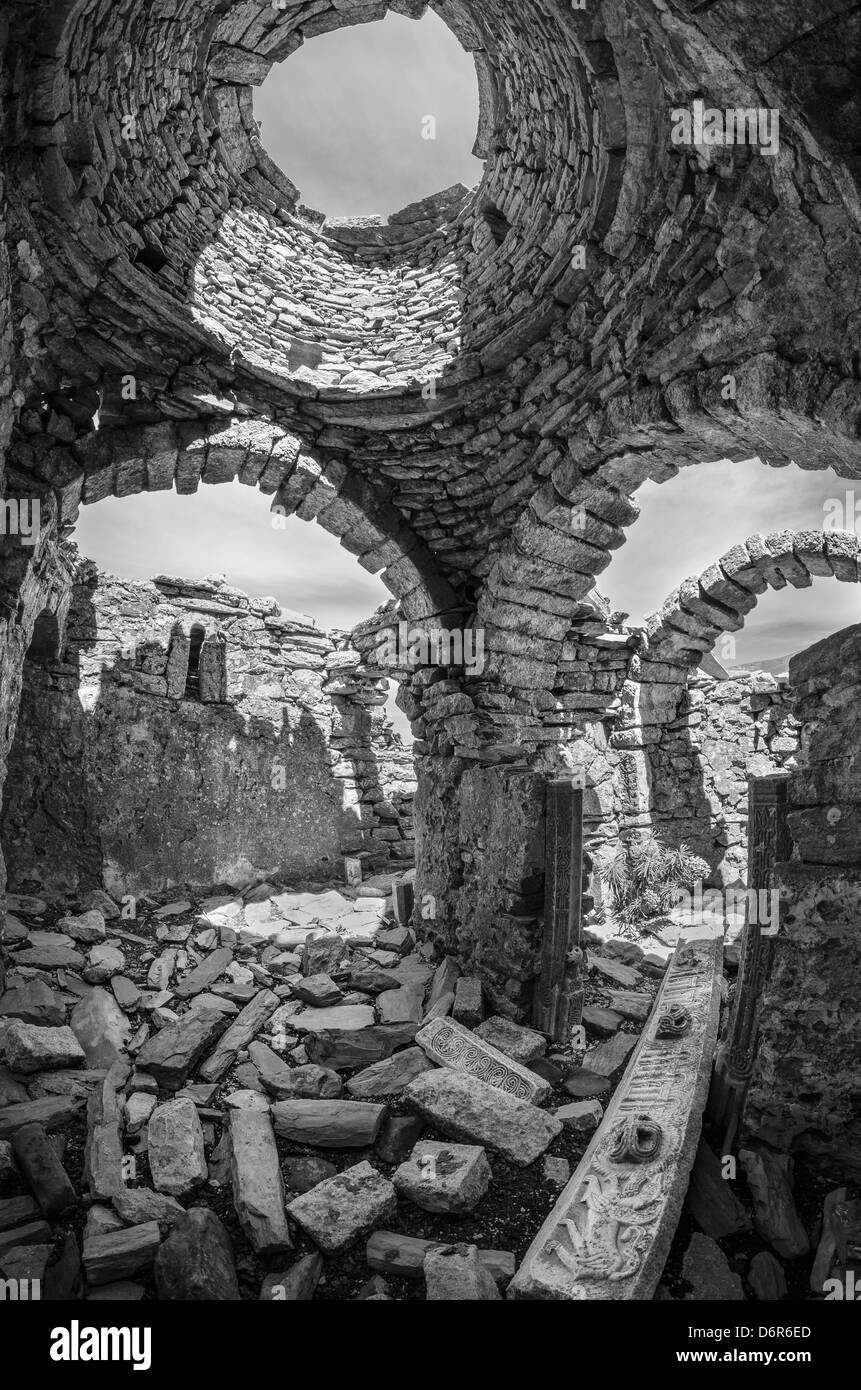 Ruinen des 10. Jahrhunderts. Byzantinische Kirche Agia Asomati oben Pepo in der Tiefe Mani Süd-Peloponnes, Griechenland Stockfoto