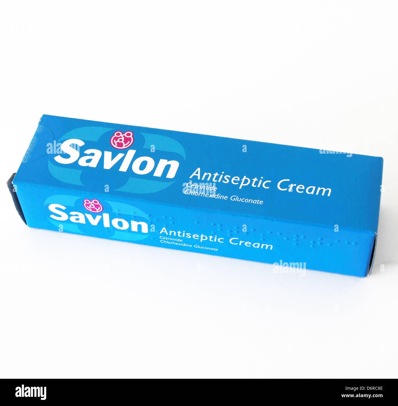 Savlon antiseptische Creme auf weißem Hintergrund Stockfoto
