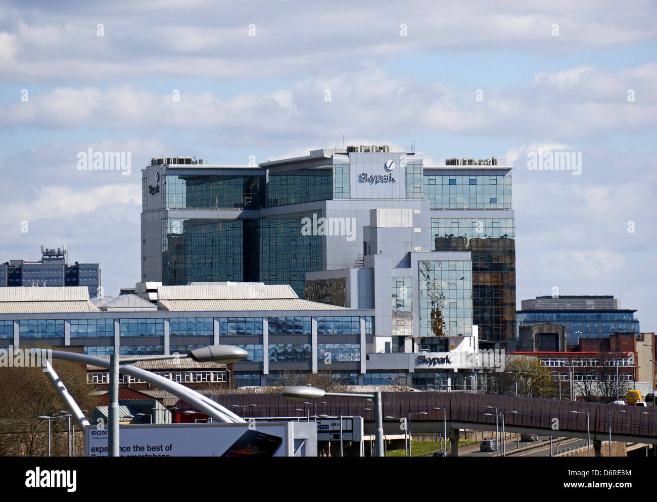 Skypark Gebäudekomplex in Glasgow Schottland bietet Büro Einzelhandel und akademische Unterkunft Stockfoto