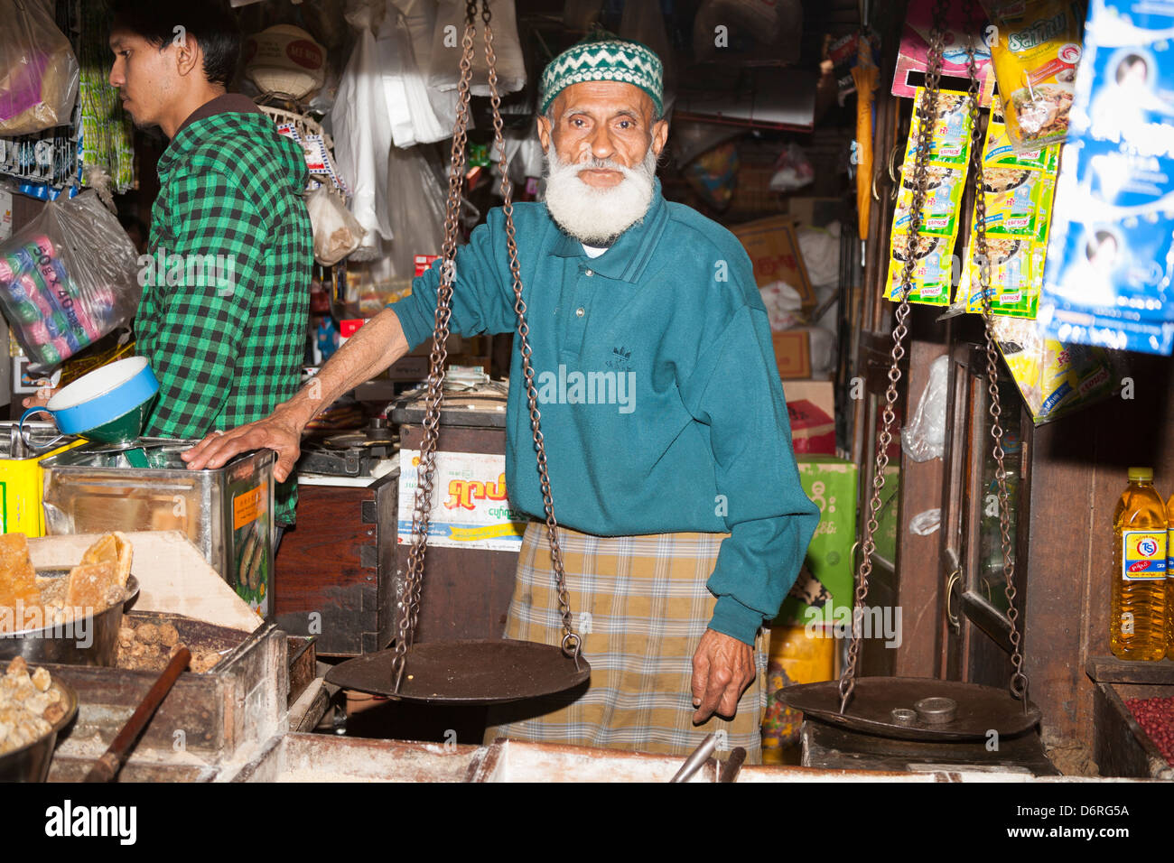 Markt-Händler im Markt, Pyin Oo Lwin, auch bekannt als Pyin U Lwin und Maymyo, Mandalay, Myanmar (Burma) Stockfoto Markt-Händler im Markt, Pyin Oo Lwin, auch bekannt als Pyin U Lwin und Maymyo, Mandalay, Myanmar (Burma) Stockfoto