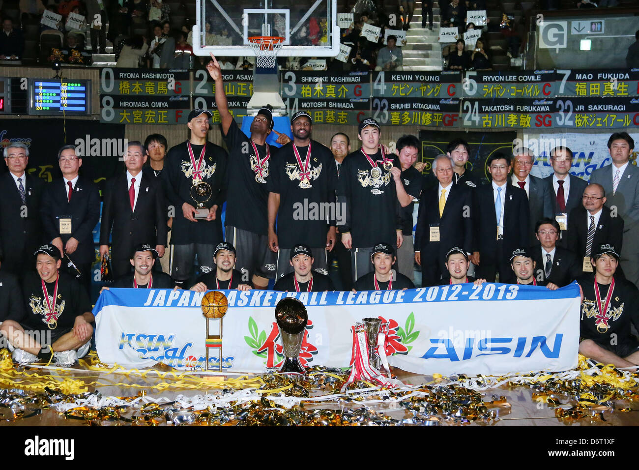 Aisin Seepferdchen Teamgruppe, 22. April 2013 - Basketball: JBL Finale 2012-2013 Spiel 5 zwischen Aisin Sea Pferde 58-55 Toshiba Brave Thunders am 2. Yoyogi-Gymnasium, Tokio, Japan.  (Foto: AFLO) Stockfoto