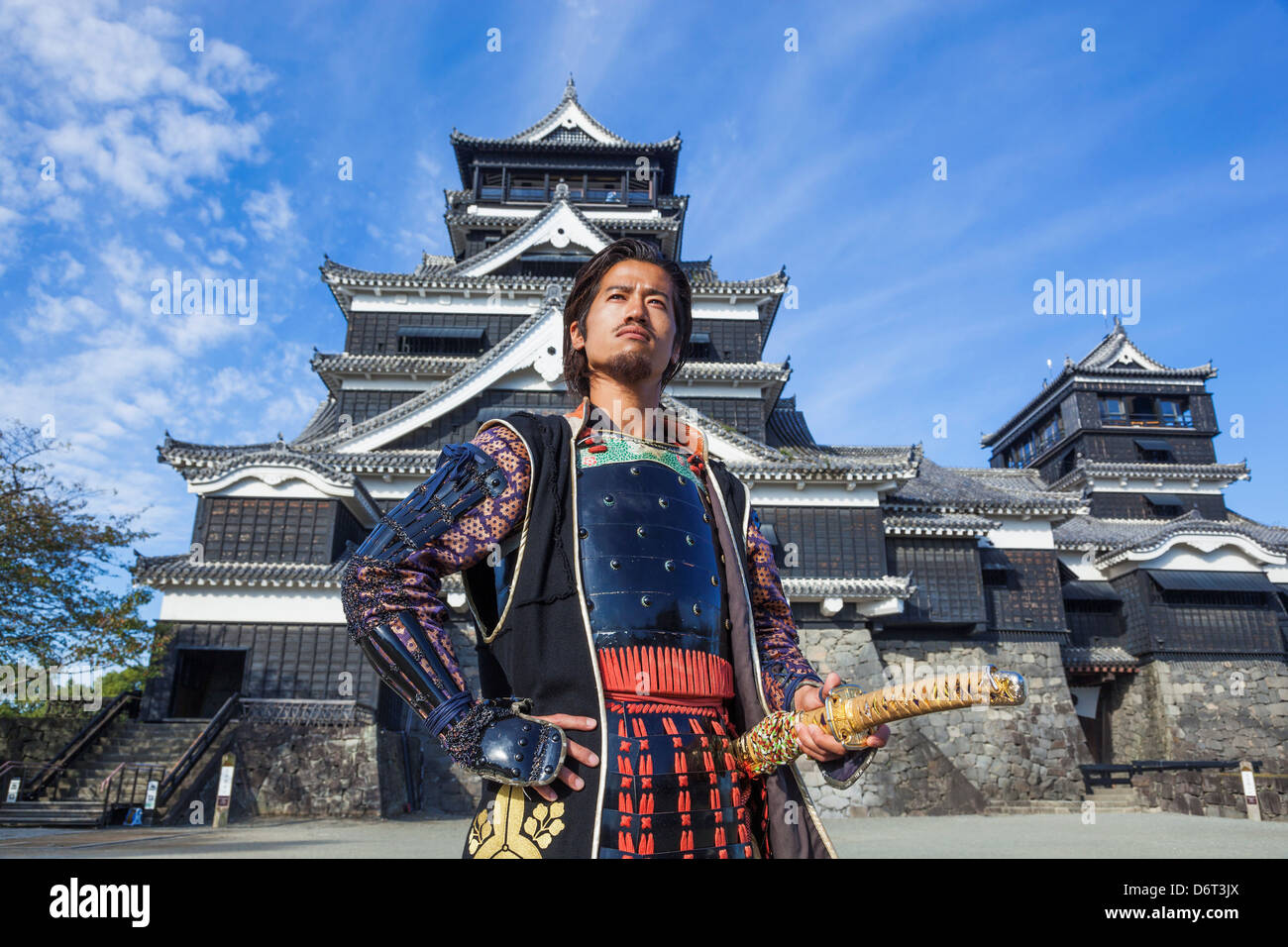 Japan, Kyushu, Kumamoto, Kumamoto Schloss Garde in mittelalterlichen Kostümen gekleidet Stockfoto