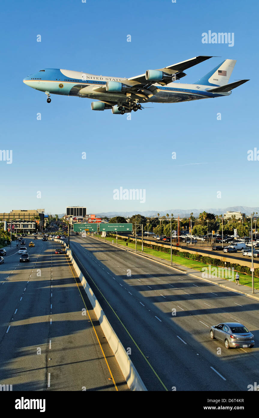 USA Kalifornien Los Angeles Westchester LAX Air Force One geändert Boeing 747-200 macht späten Nachmittags Ankunft südlichen Stockfoto