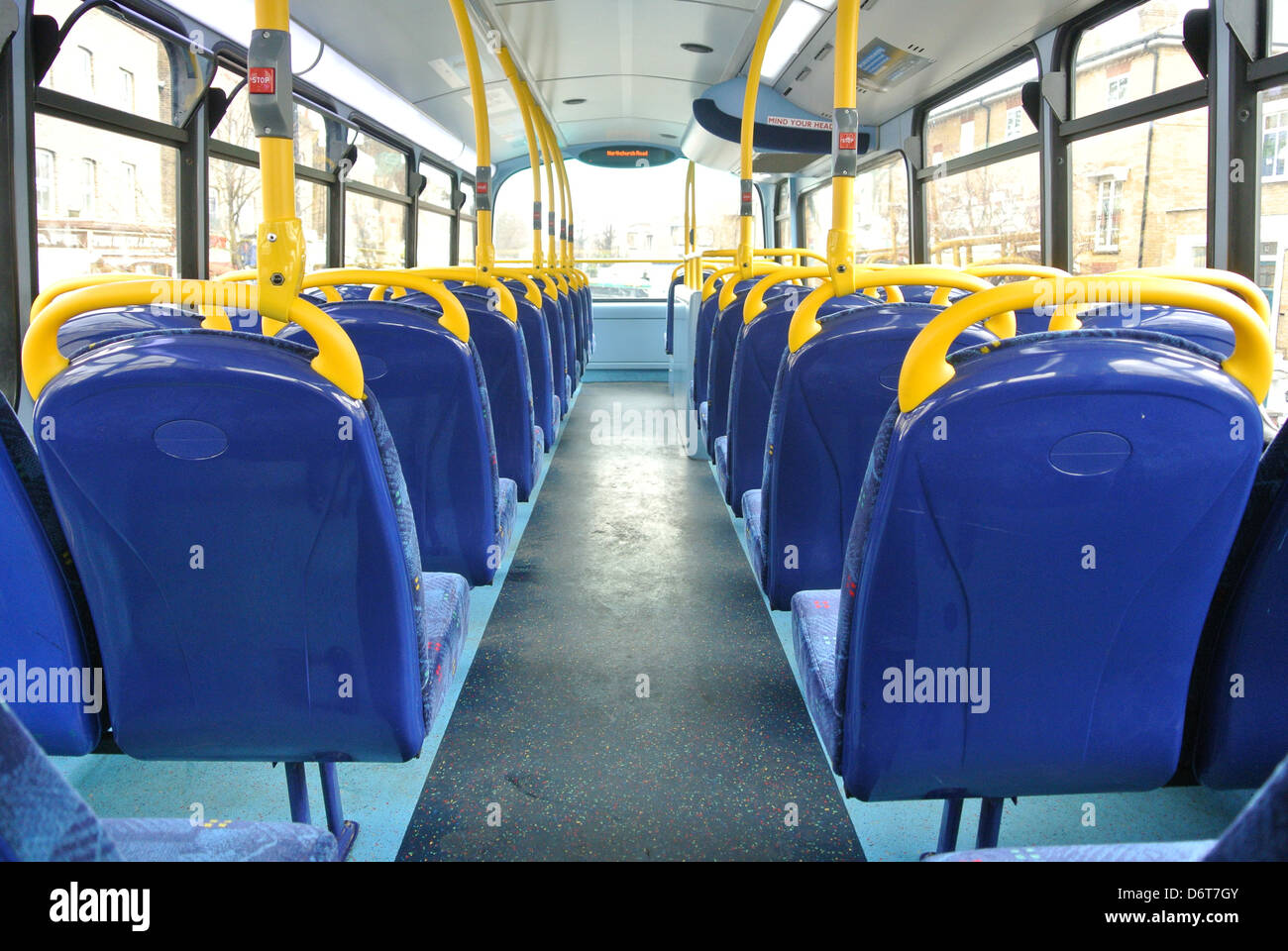 London Bus, leere London-Bus, Bus-Sitze, Oberdeck bus Stockfoto