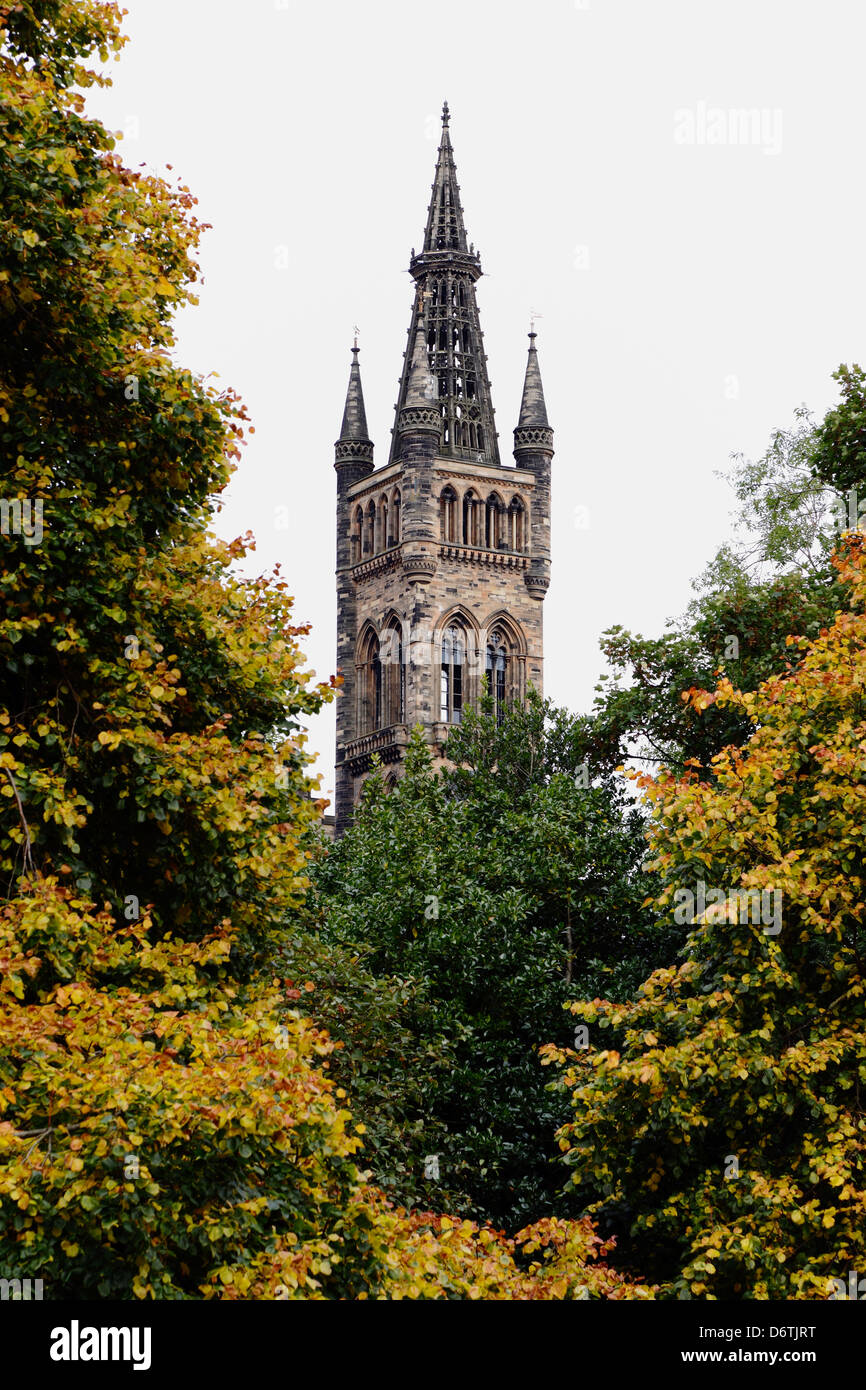 Die Universität Glasgow Glockenturm auf dem Gilmorehill Campus in Herbst, Glasgow, Schottland, UK Stockfoto