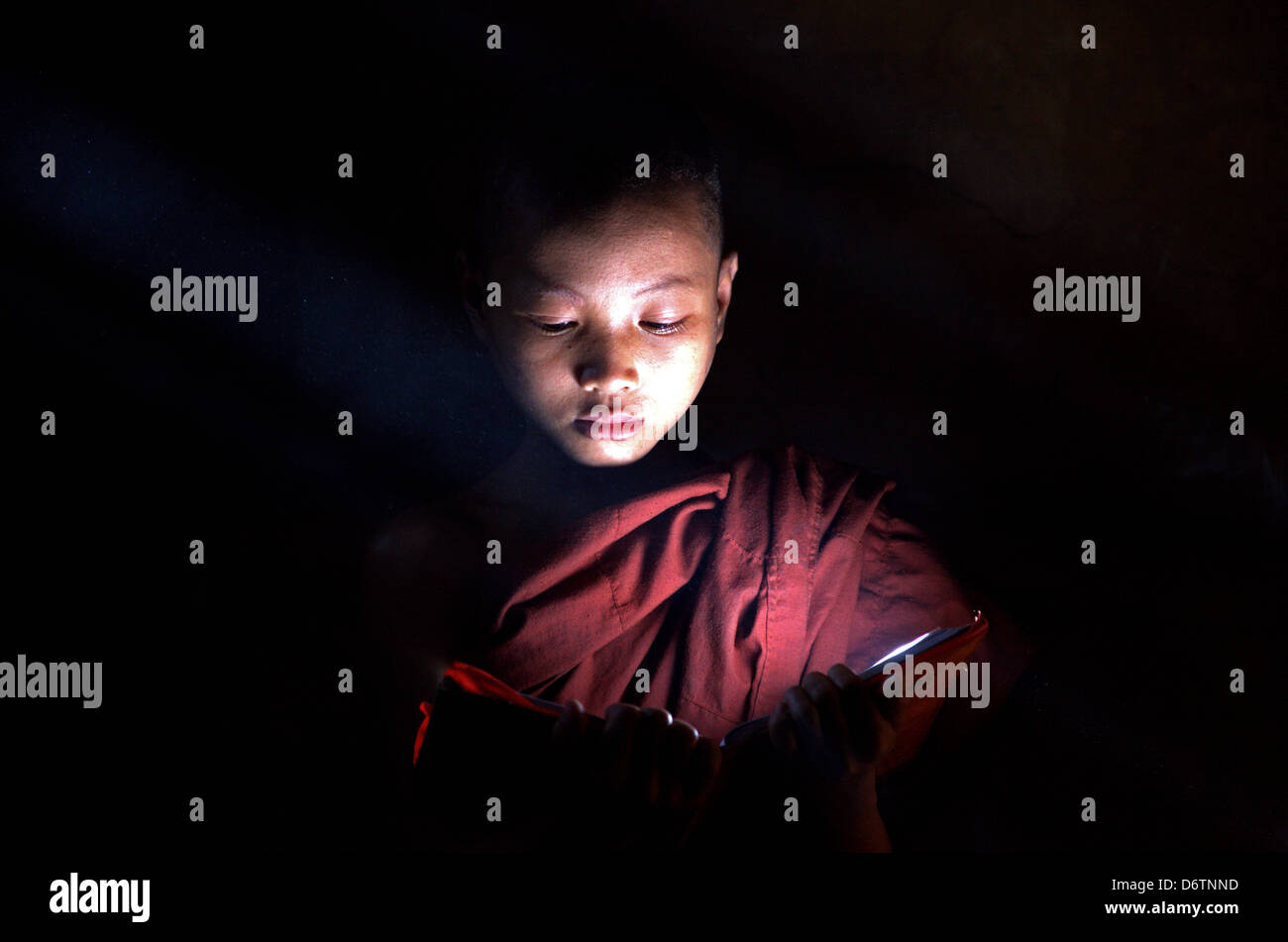 junge Anfänger Mönch aus Myanmar burma Stockfoto