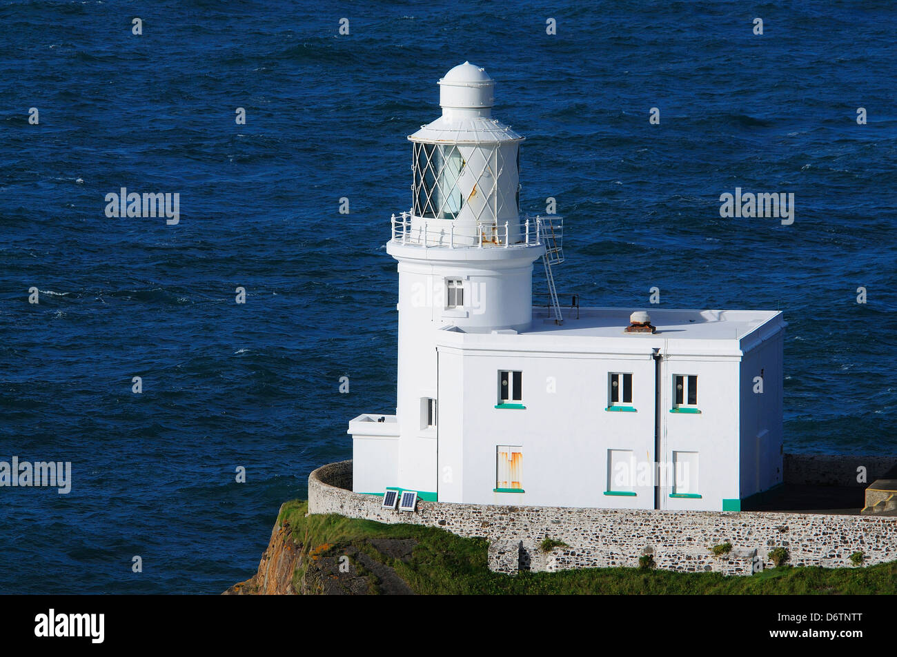 Ein Blick auf Hartland Point Leuchtturm an der Küste von North Devon Stockfoto