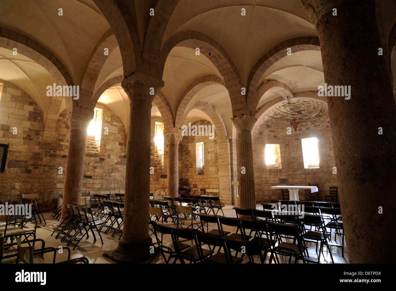 Italien, Umbrien, Bevagna, Kirche San Michele, Krypta Stockfoto