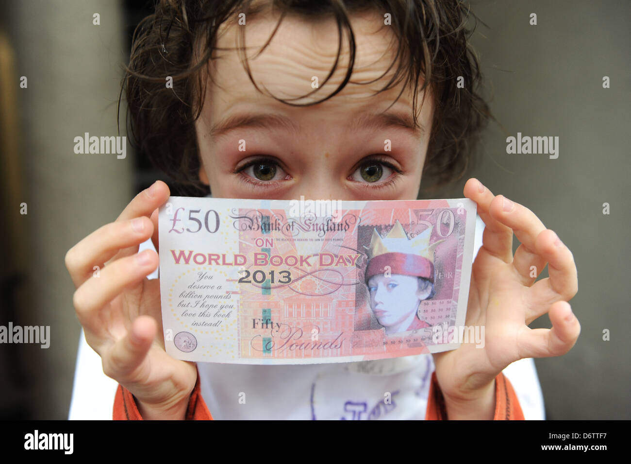 Joe Spud aus dem David Walliams Buch "Billionaire Boy" am Welttag des Buches 2013 Stockfoto