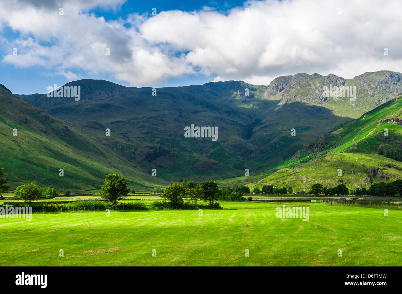 Oxendale Tal und Crinkle Crags im Lake District National Park, Cumbria, England. Stockfoto