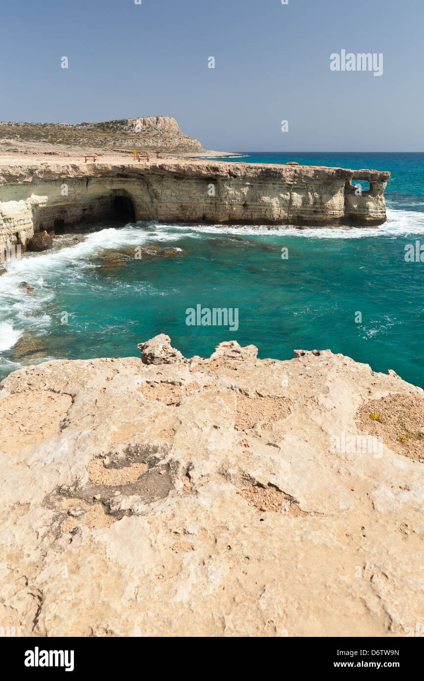 Zypern - Höhlen Meer in der Nähe von Agia Napa Stockfoto