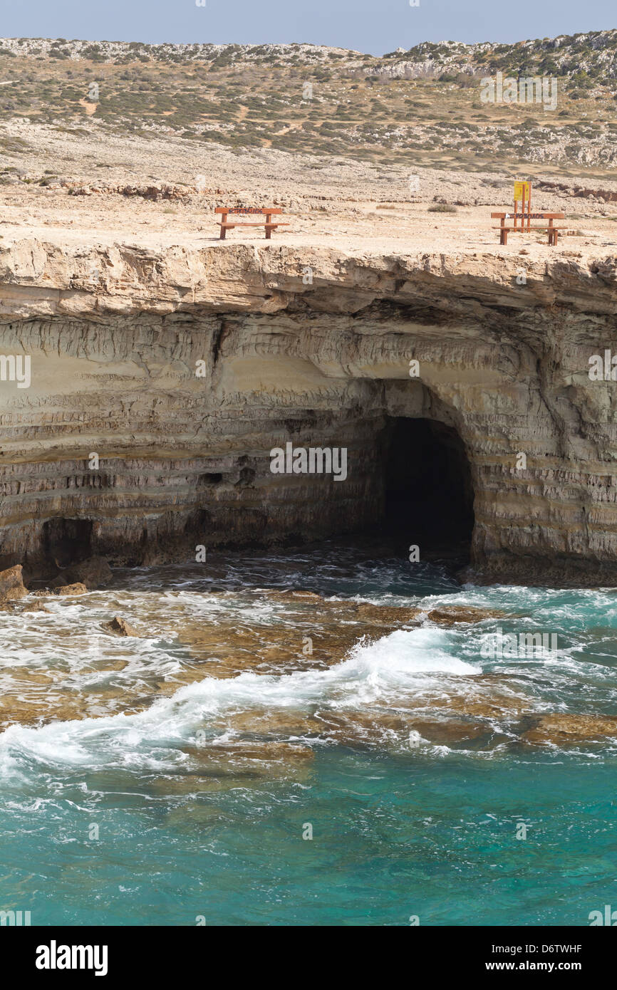 Zypern - Höhlen Meer in der Nähe von Agia Napa Stockfoto