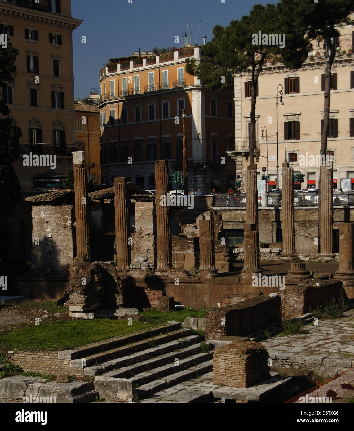 Italien. Rom. Heiliger Bezirk der Largo di Torre Argentina. Tempel A gewidmet Jutuna. Erstens, der Tempel B. Stockfoto