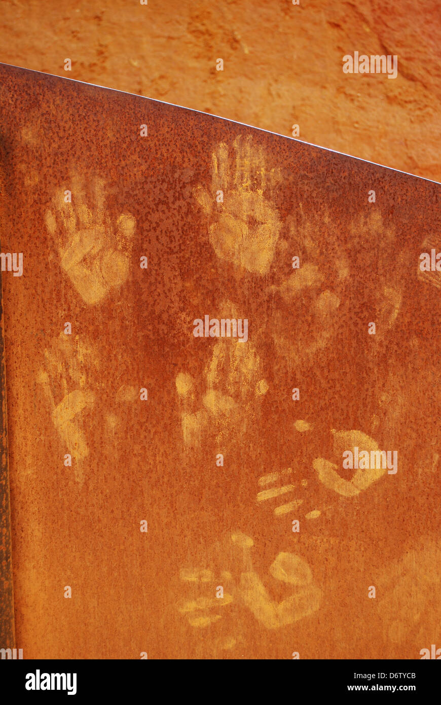 Ocker Handabdrücke Hintergrund, Dorf Roussillon, Provence, Frankreich Stockfoto