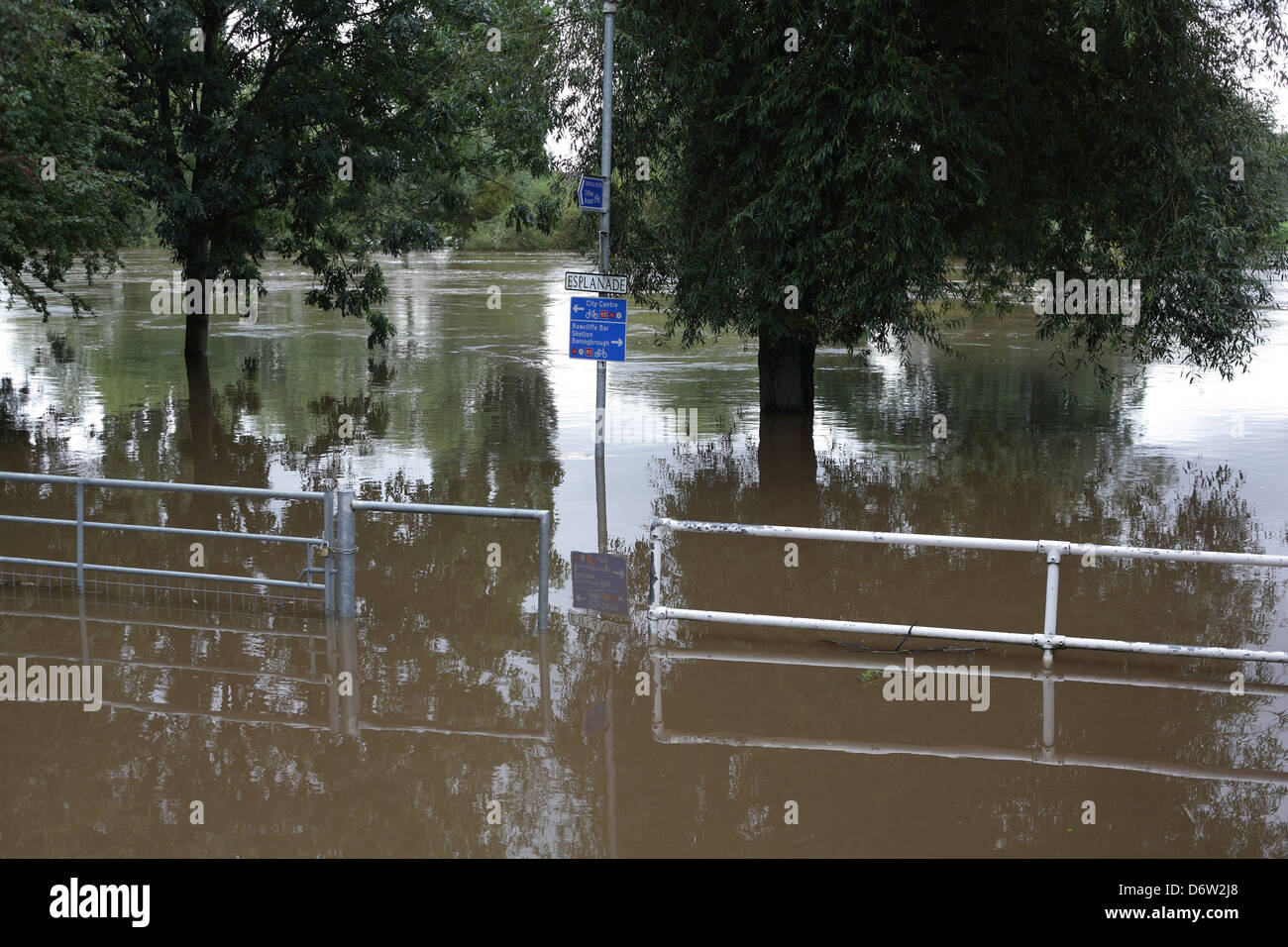 Die Straßen von York, Stadtzentrum in Flut, September 2012 Stockfoto