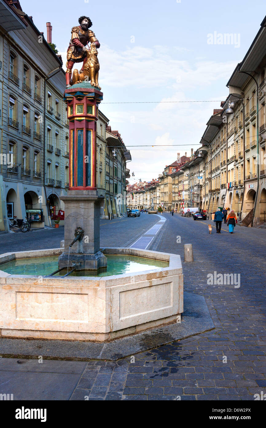 Samson und Löwenbrunnen in der Kramgasse Street, Bern Schweiz Stockfoto