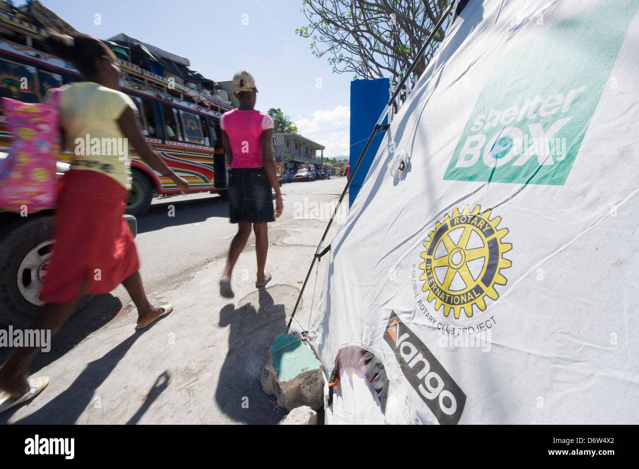Zelt spendete nach dem Erdbeben im Januar 2010, Leogane, Haiti, Caribbean Stockfoto