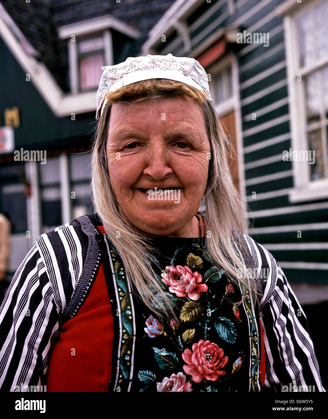 8416. Dutch Lady in nationalen Kleid, Niederlande, Europa Stockfoto